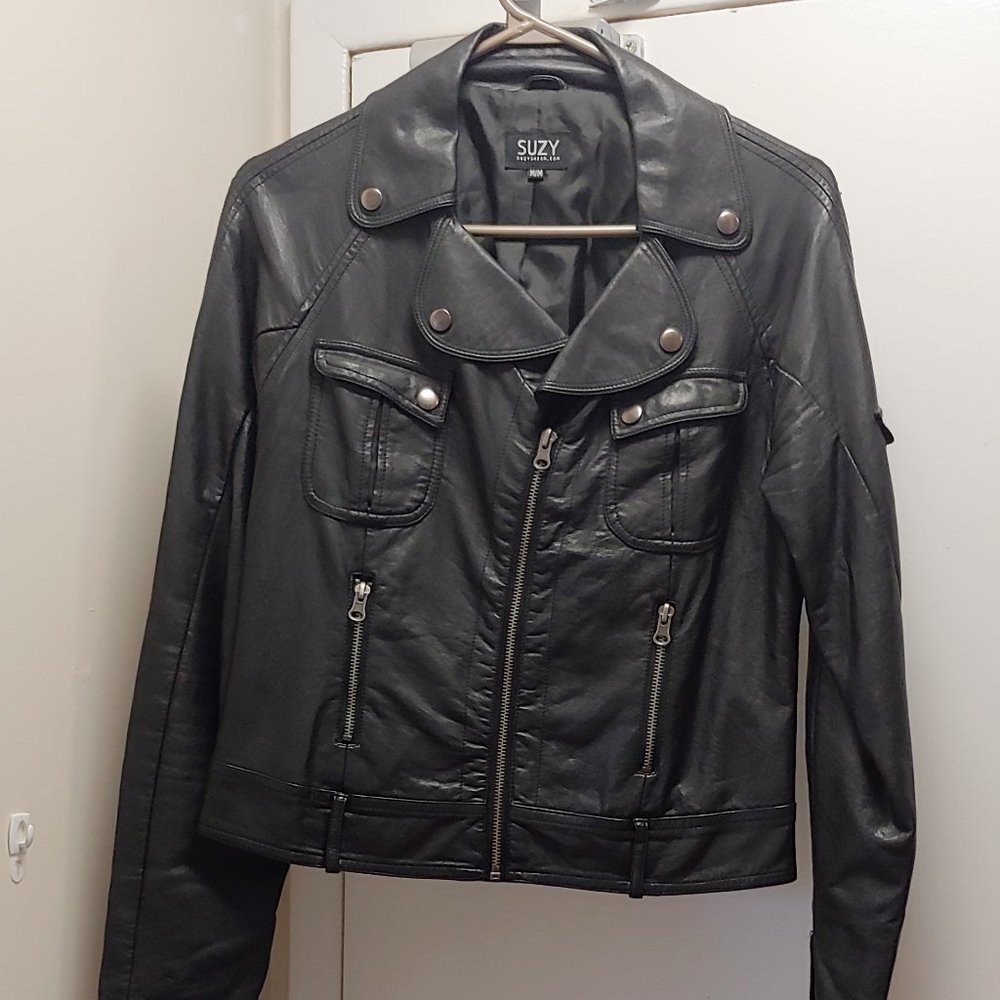 LADY'S SUZY SHIER, PLEATHER JACKET, MEDIUM!!!